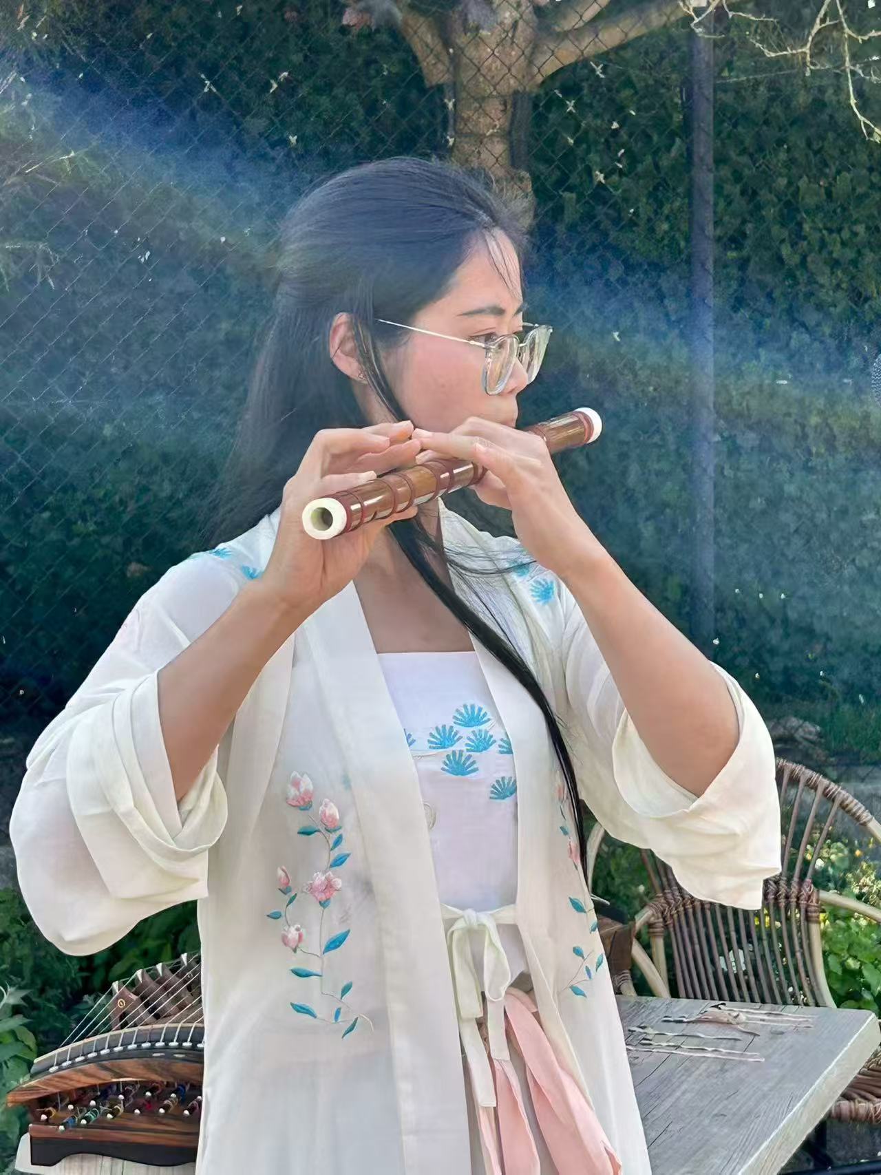 Liaoliao at a live music event in the Netherlands